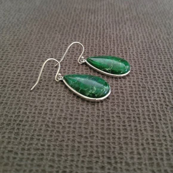 Iris & Lily Green💚 Jasper Earrings - Picture 7 of 16